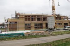 Construction of an industrial hall with wooden elements